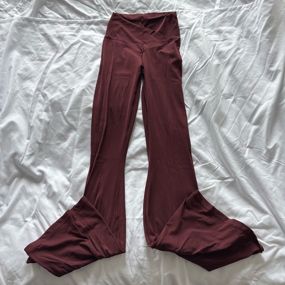 OFFLINE By Aerie Real Me High Waisted Crossover Flare Leggings - Picture 1 of 6
